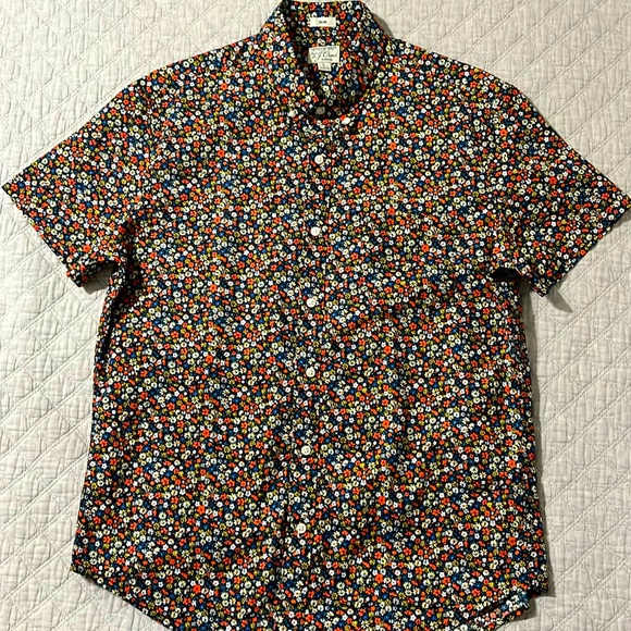 Like NEW w/o tags J. Crew Short Sleeve Button Down Shirt - Picture 1 of 3